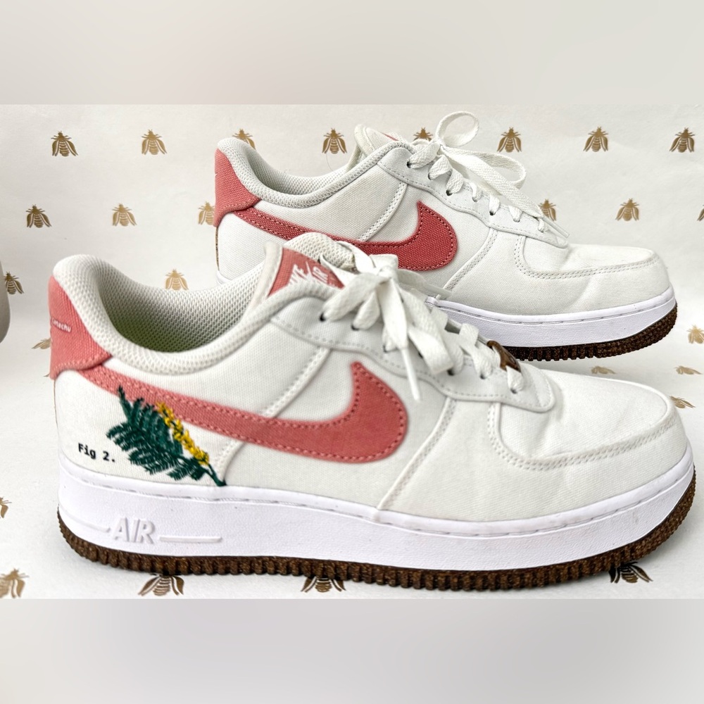 Women’s Nike Air Force 1 '07 SE "CATECHU" Fig. 2.  White & Pink Sneakers US 8